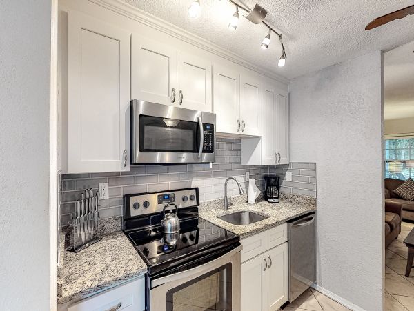 Holmes Beach Single Level Duplex with Private Pool Short Walk to Beach