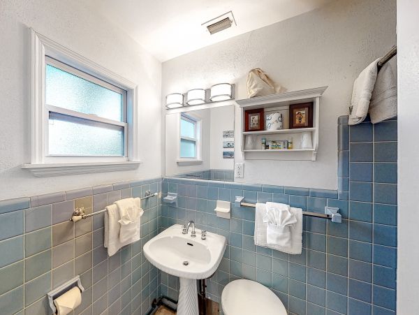 Holmes Beach Single Level Duplex with Private Pool Short Walk to Beach