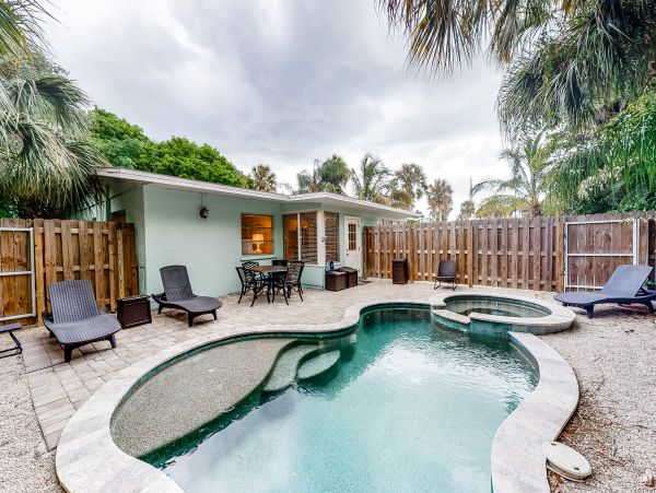 Anna Maria Island Holmes Beach Home 1007625