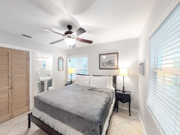 Anna Maria Island Holmes Beach Home 1007625