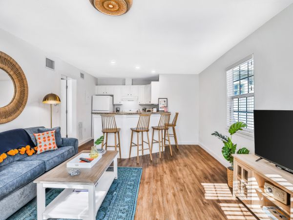 Anna Maria Walk to the Beach One Bedroom Vacation Suite