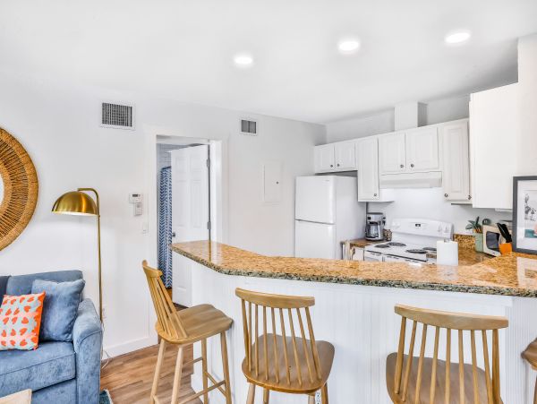 Anna Maria Walk to the Beach One Bedroom Vacation Suite