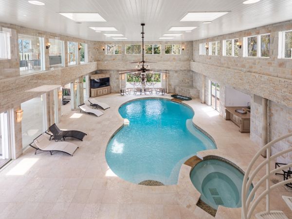 Port Jefferson Luxury Beach Mansion 2 Pools. Helipad.