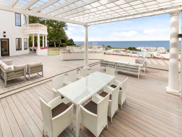 Port Jefferson Luxury Beach Mansion 2 Pools. Helipad.