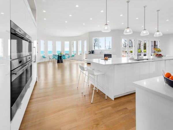 Port Jefferson Luxury Beach Mansion 2 Pools. Helipad.