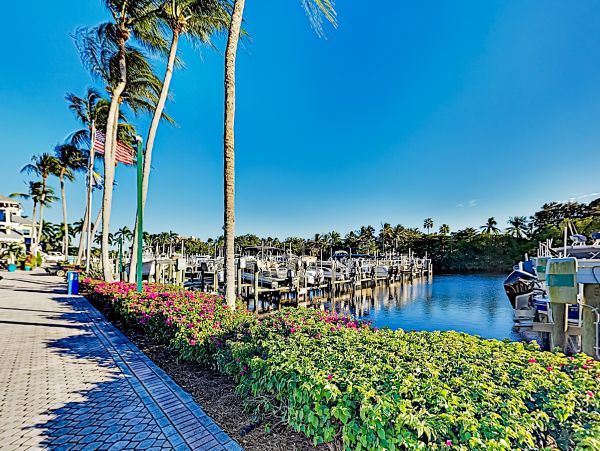 Bonita Springs Home 1007637