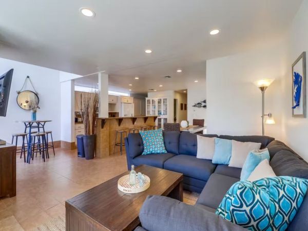San Diego Lovely Vacation Home 15 Guests