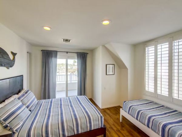 San Diego Lovely Vacation Home 15 Guests