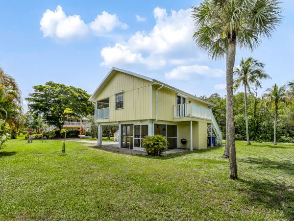 Bonita Springs Home 1007640