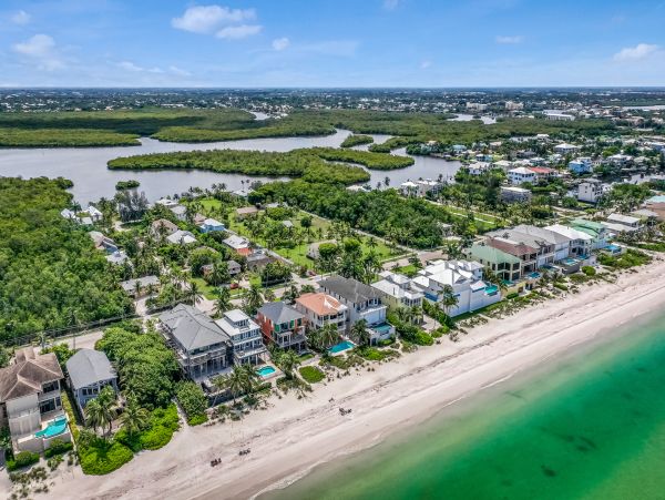 Bonita Springs Home 1007640