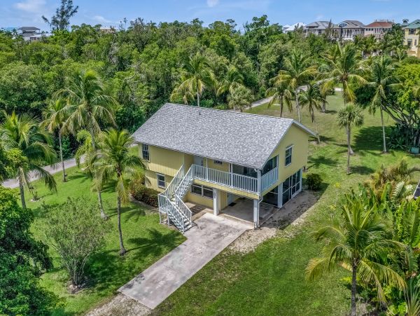 Bonita Springs Home 1007644