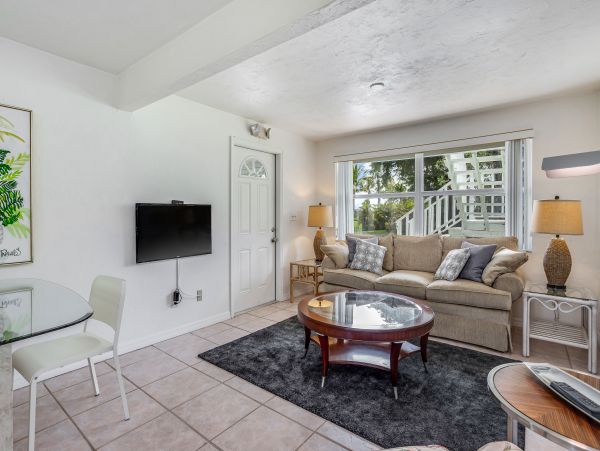 Bonita Springs Home 1007644