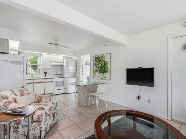 Bonita Springs Home 1007644
