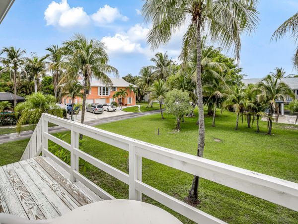 Bonita Springs Home 1007645