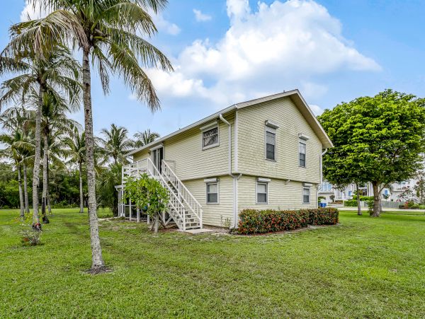 Bonita Springs Home 1007645