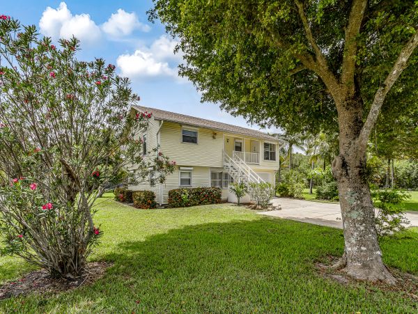 Bonita Springs Home 1007645