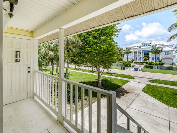 Bonita Springs Home 1007645