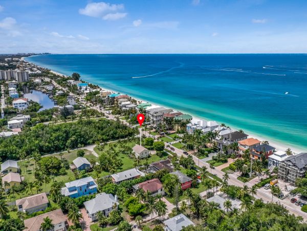 Bonita Springs Home 1007645