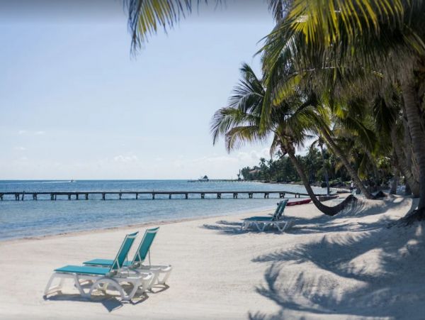 Charming Beach-Front 3 Bedroom Villa in Belize
