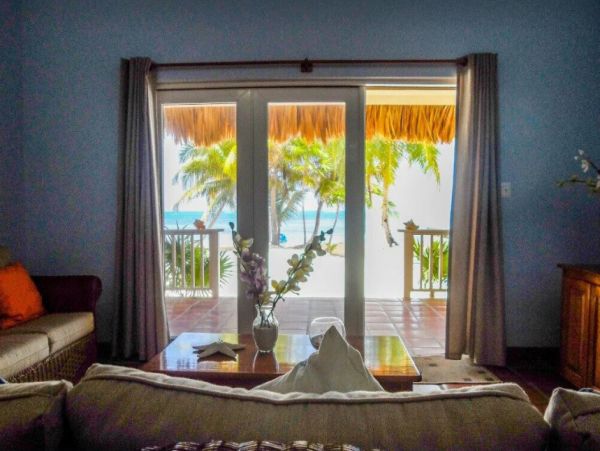 Charming Beach-Front 3 Bedroom Villa in Belize