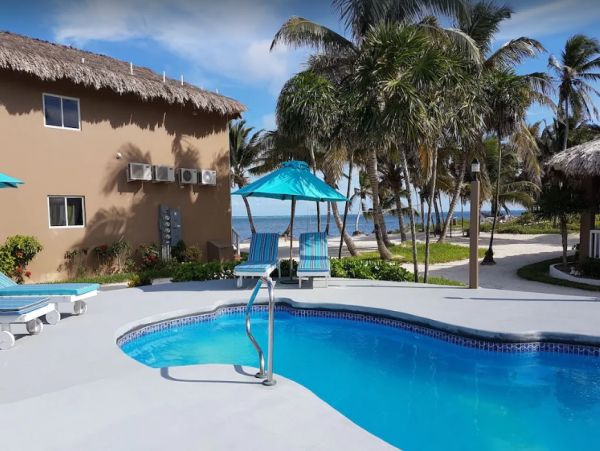 Charming Beach-Front 3 Bedroom Villa in Belize