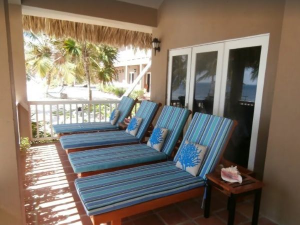 Charming Beach-Front 3 Bedroom Villa in Belize