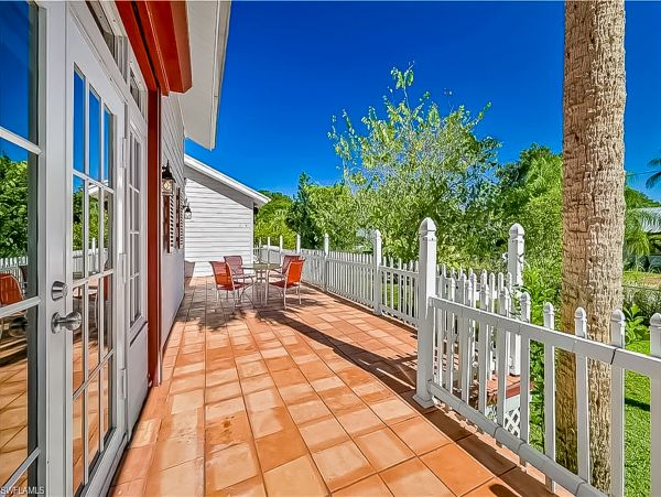 Bonita Springs Home 1007656
