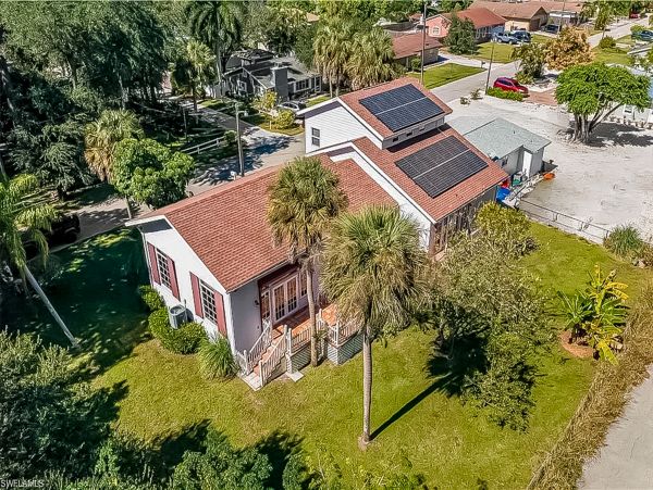 Bonita Springs Home 1007656