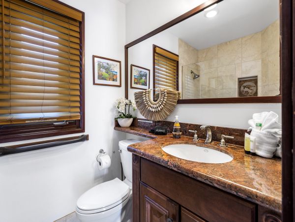 Kailua-Kona Luxury Oceanfront Retreat with Pool and Spa