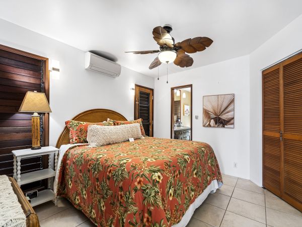 Kailua-Kona Luxury Oceanfront Retreat with Pool and Spa