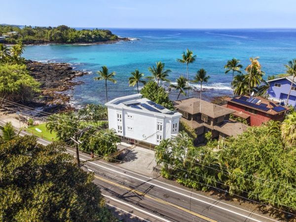 Kailua-Kona Luxury Oceanfront Retreat with Pool and Spa