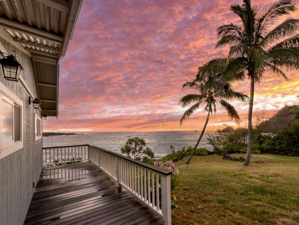 Hana Maui Oceanfront Luxury Vacation Cottage