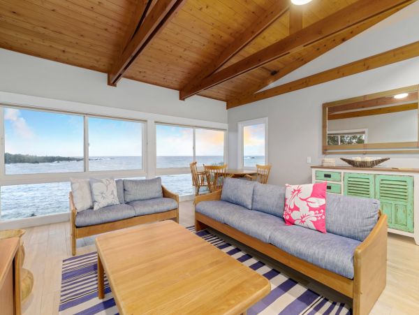 Hana Maui Oceanfront Luxury Vacation Cottage