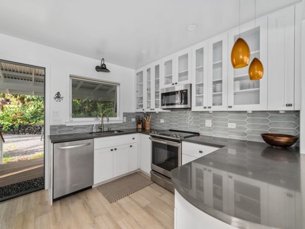 Hana Maui Oceanfront Luxury Vacation Cottage
