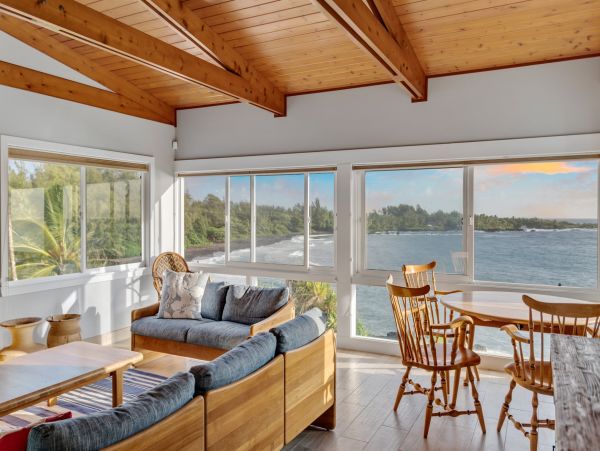 Hana Maui Oceanfront Luxury Vacation Cottage