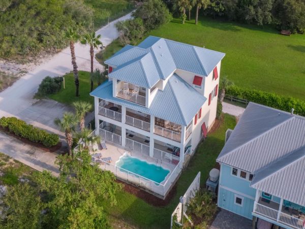 Destin Lovely Five Bedroom Vacation Home with Pool