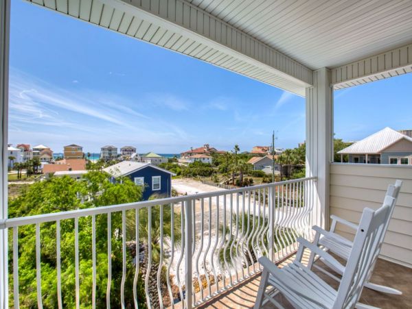 Destin Lovely Five Bedroom Vacation Home with Pool