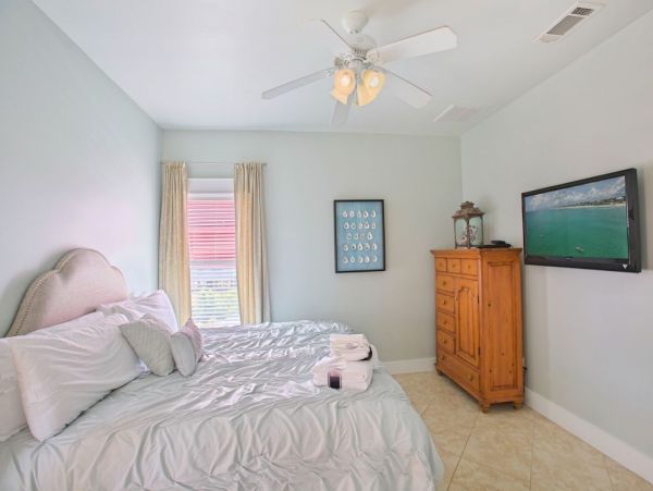 Destin Lovely Five Bedroom Vacation Home with Pool