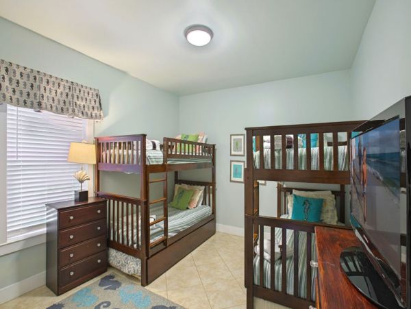 Destin Lovely Five Bedroom Vacation Home with Pool