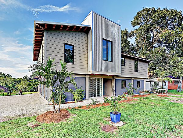 Bonita Springs Home 1007666