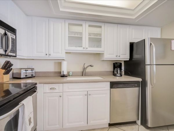 Siesta Key Vacation Condo Close To Beach & Dining.