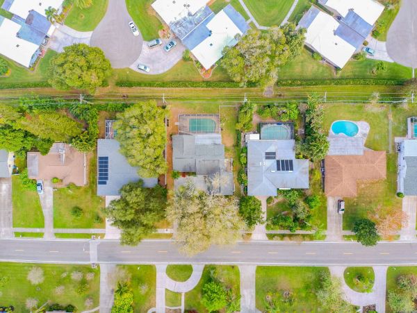 Sarasota Vacation Pool Home Three bedrooms Sleeps 6 Guests