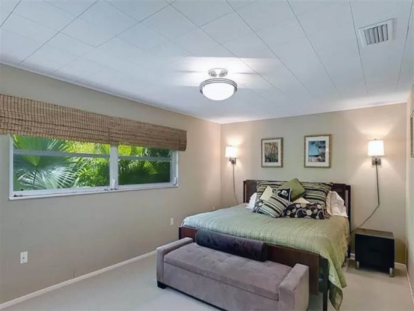 Sanibel 3 Bedroom Home Direct Beach Front with Pool