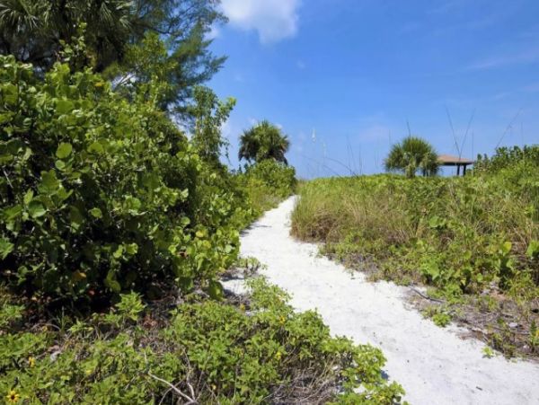 Sanibel 3 Bedroom Home Direct Beach Front with Pool