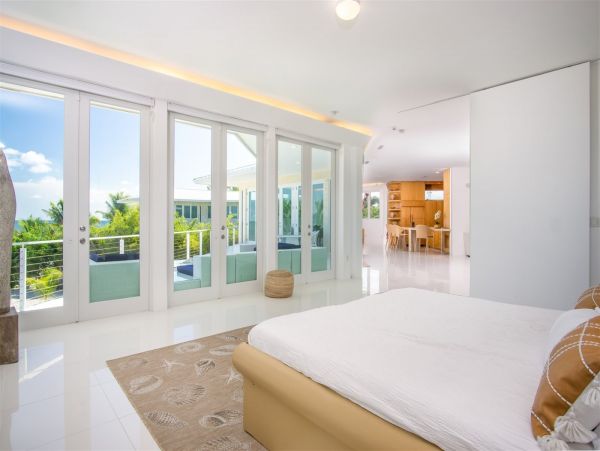 Marathon Luxury Five Bedroom Private Beach
