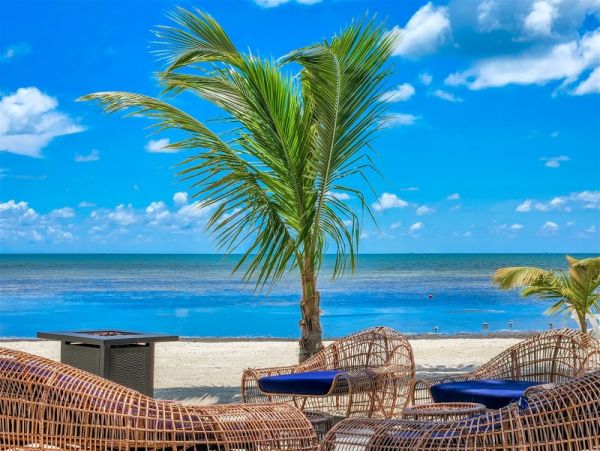 Marathon Luxury Five Bedroom Private Beach