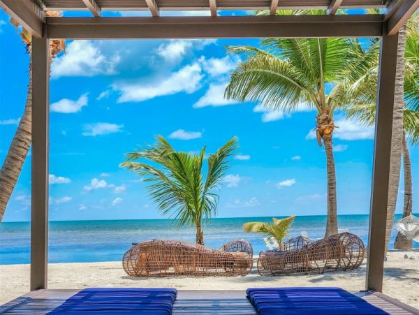 Marathon Luxury Five Bedroom Private Beach