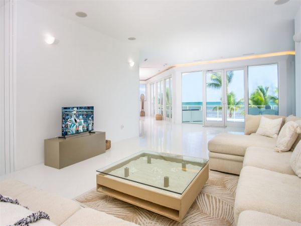 Marathon Luxury Five Bedroom Private Beach