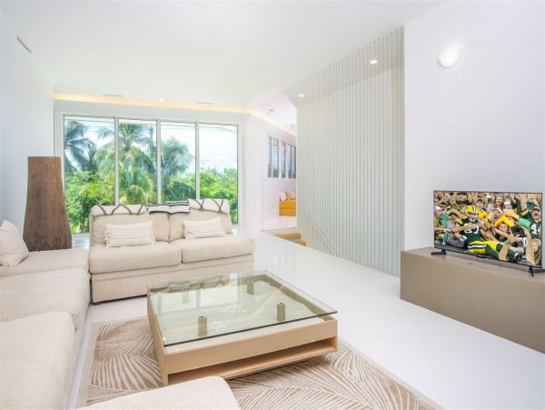 Marathon Luxury Five Bedroom Private Beach