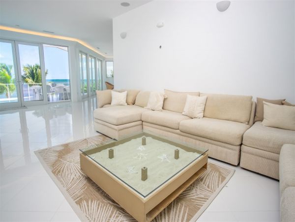 Marathon Luxury Five Bedroom Private Beach